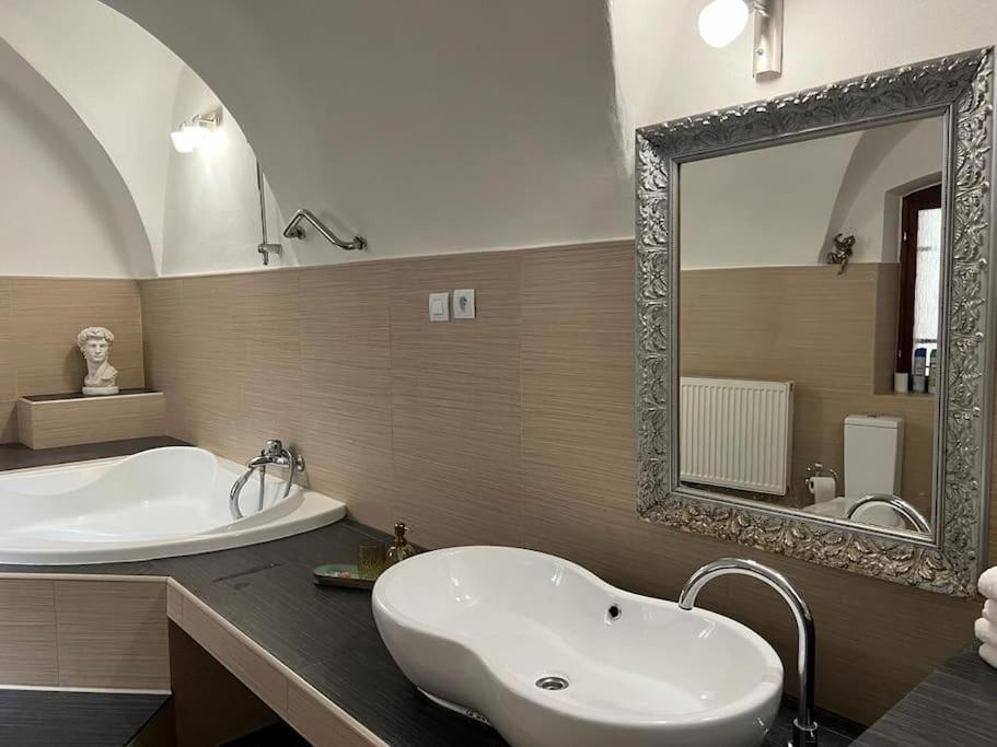 City Center Apartment Banská Bystrica Esterno foto